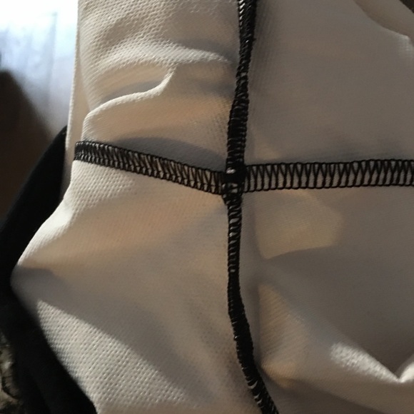 LIKE NEW Assets by SPANX Faux Leather Snake Print Slimming Shaping Leggings - Picture 8 of 9